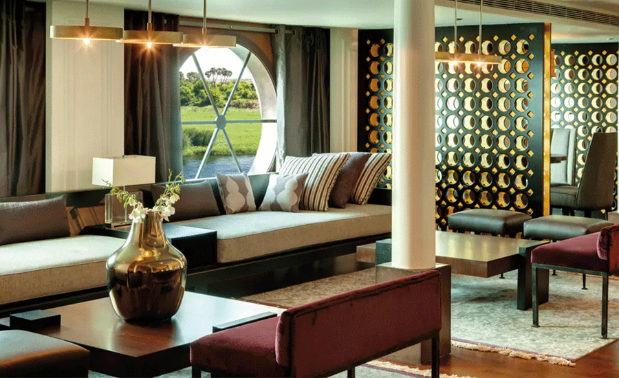   Lounge Bar 