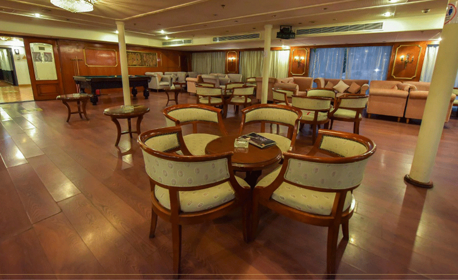   Lounge Bar 