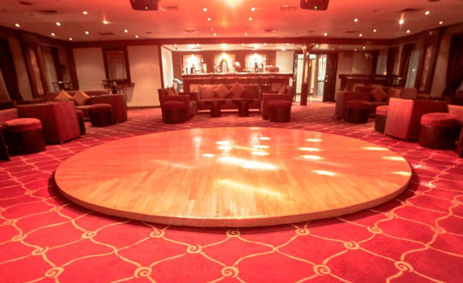   Lounge Bar 