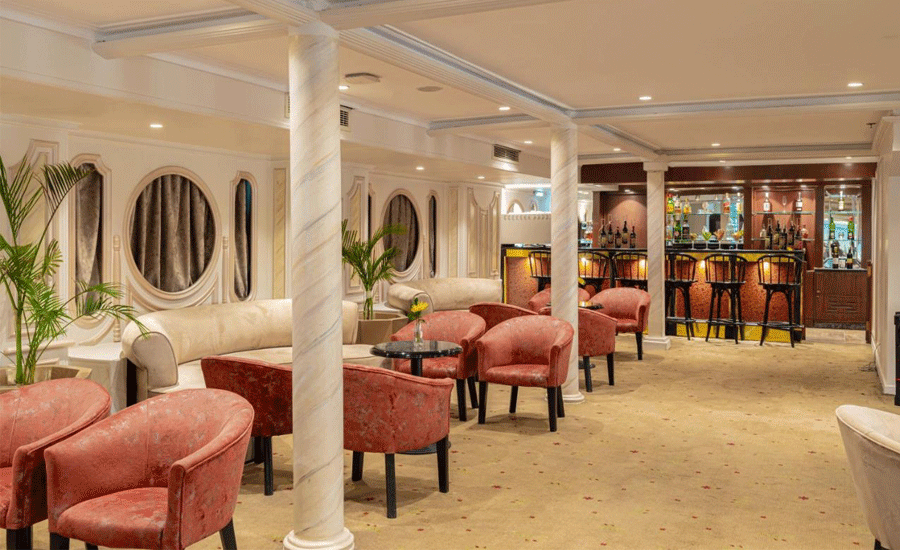   Lounge Bar 