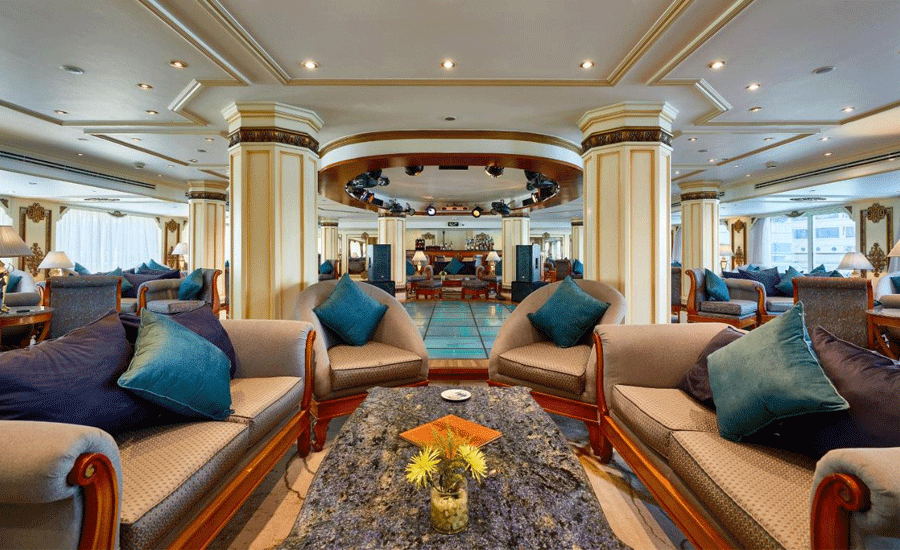   Lounge Bar 